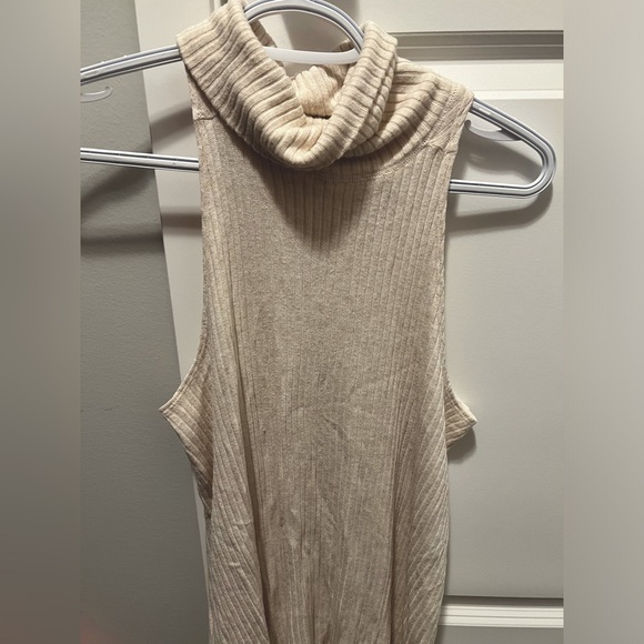 We the Free Tank - Picture 1 of 2